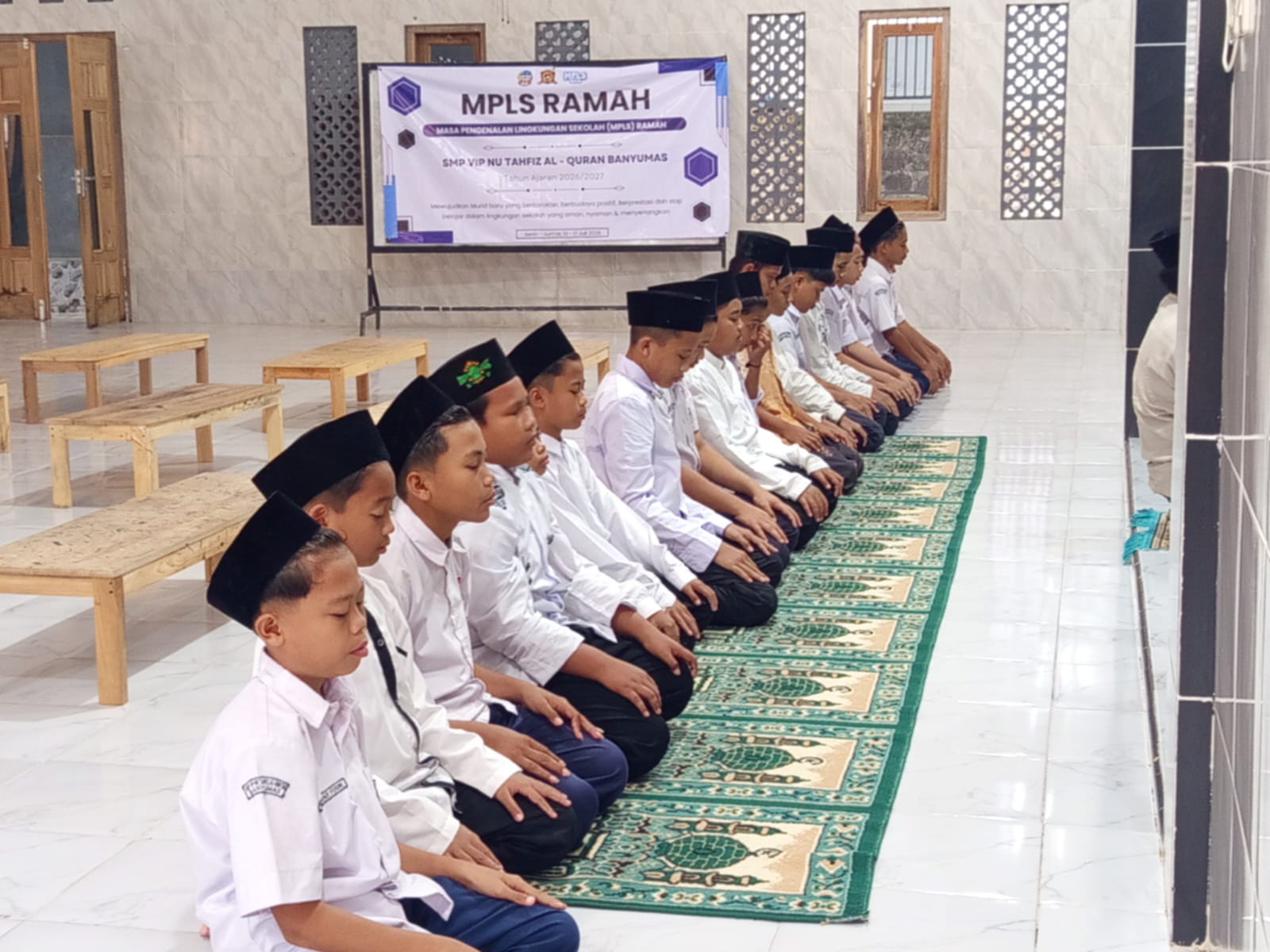 Pembiasaan Pembacaan Asmaul Husna dan Sholat Dhuha Berjamaah